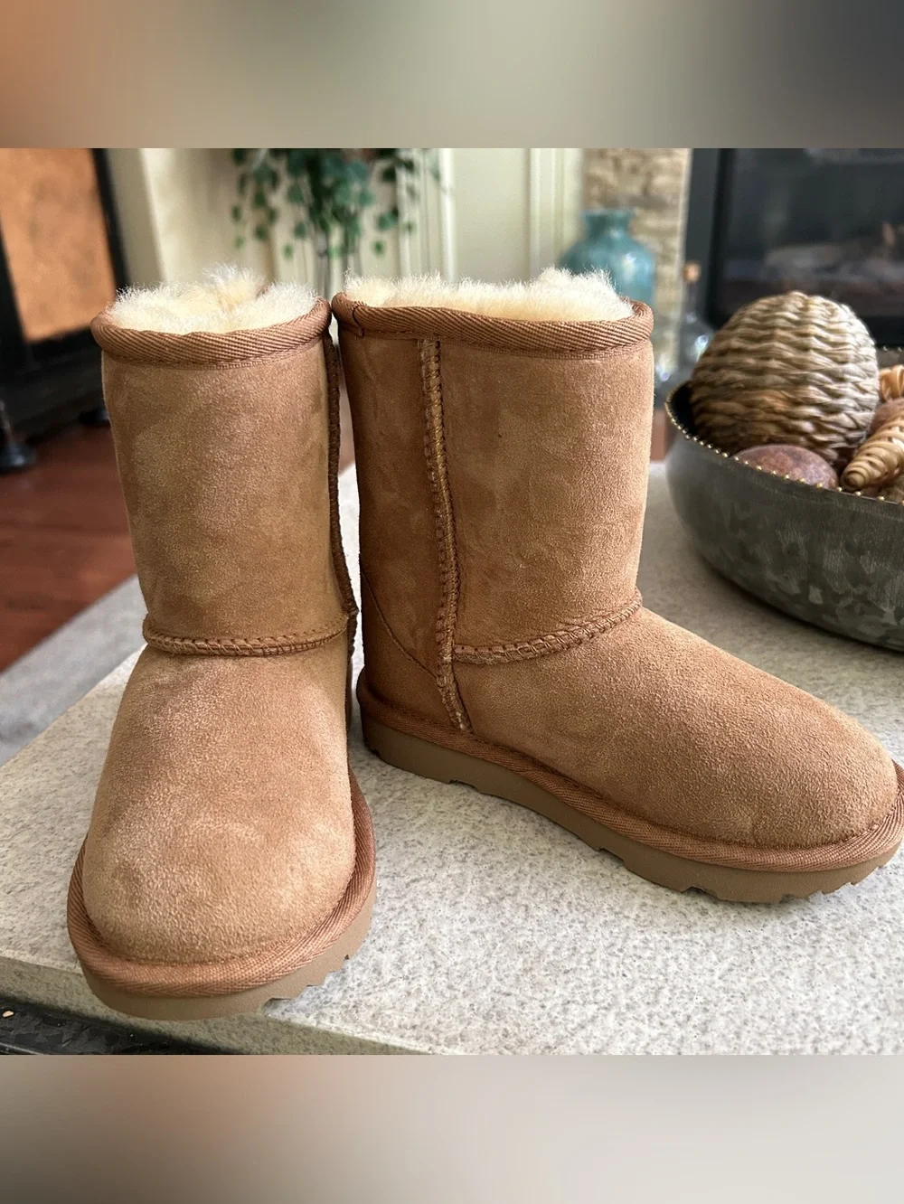 New UGG CLASSIC II Toddler sz 10 Chestnut 1017703T